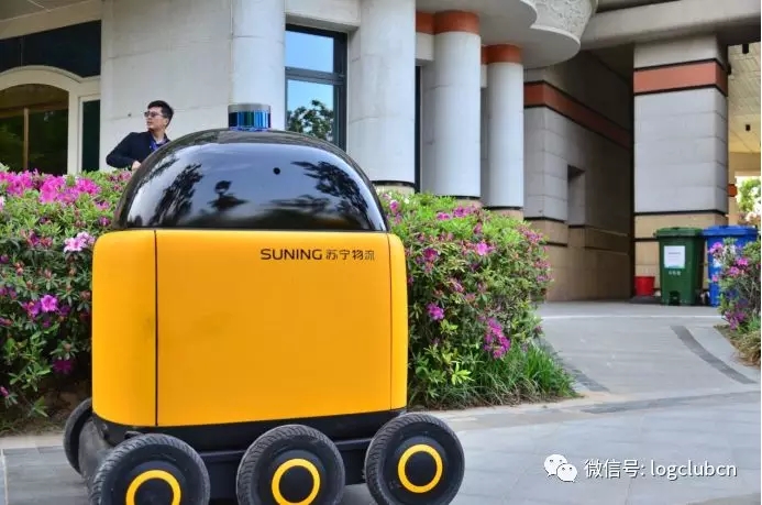 苏宁无人快递车首进小区，破解快递最后100米难题