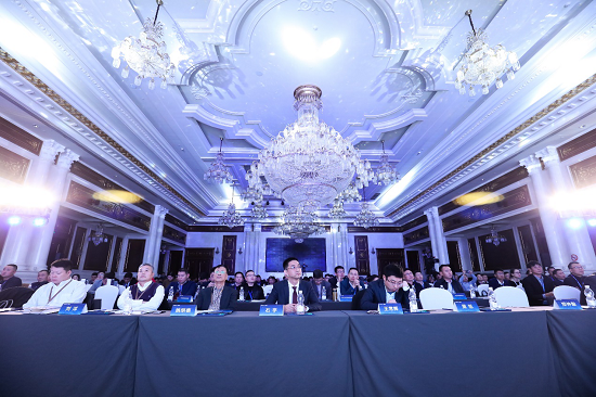 胖猫物流联合业界巨头共推LNG重卡 开启清洁能源战略