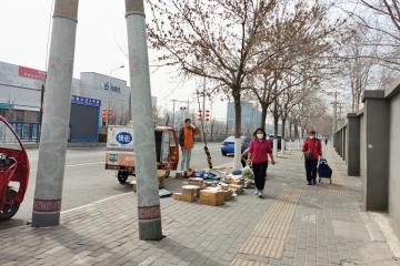北京多数小区仍未放行快递 个别尝试“无接触”配送