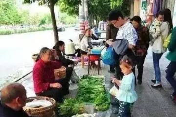 地摊经济：让城市经济重燃“人间烟火”