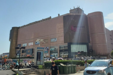 北京一大型商场倒闭，被租金和电商“压垮”，如今惨淡收场