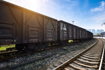 铁路部门全力保障重点物资运输，维护产业链供应链安全稳定