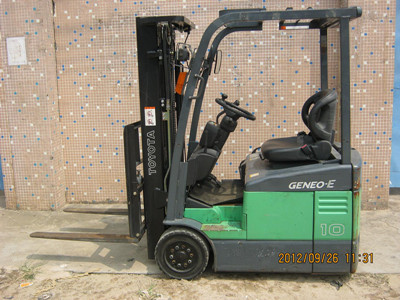 TOYOTA 7FBEL10三支点式电瓶叉车 SH394